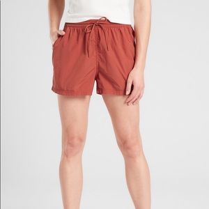Athleta Expedition Short in Etruscan Red Size 8